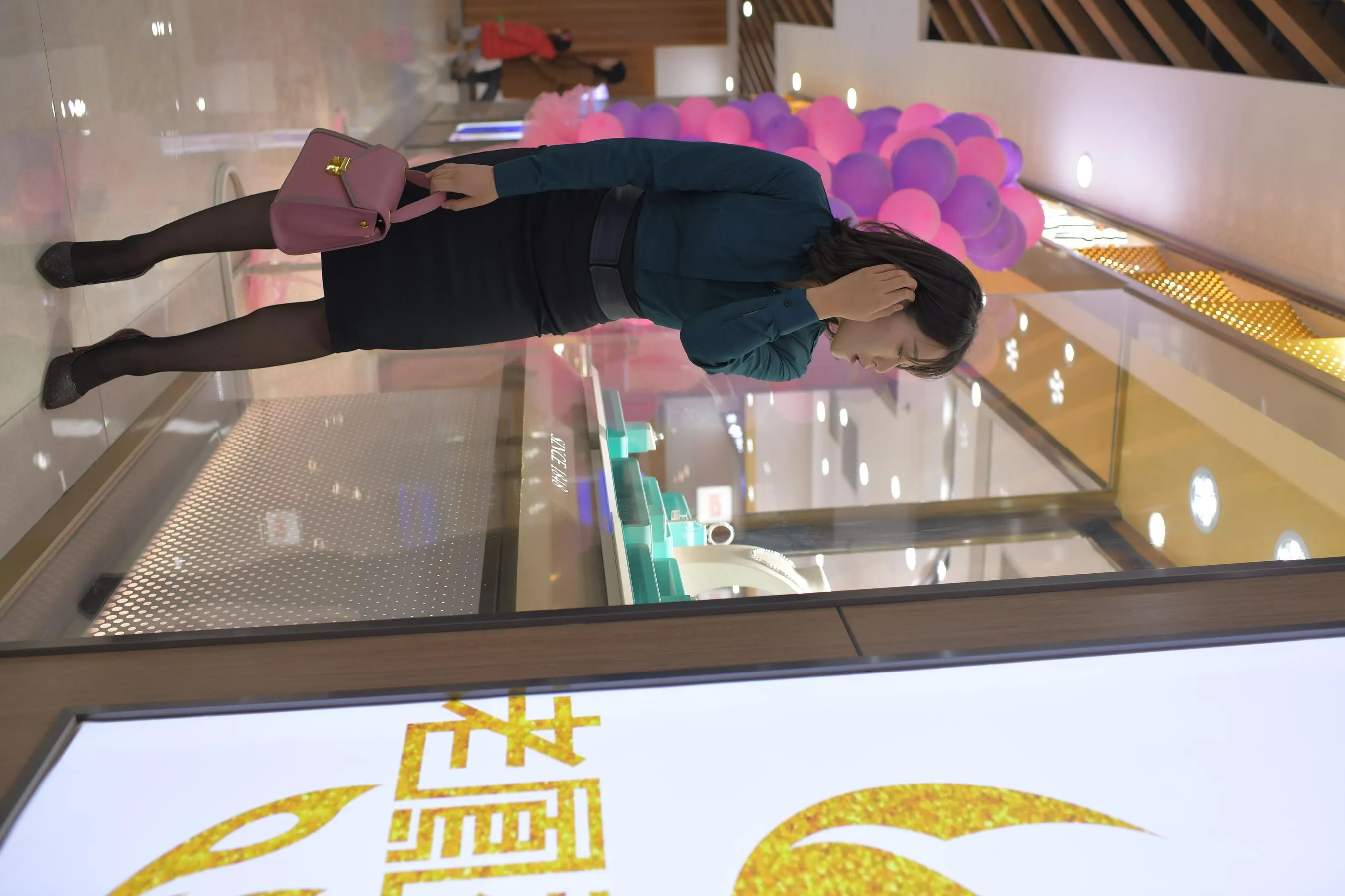 [魔镜街拍] NO.036 商场黑丝OL街拍 [253P]插图